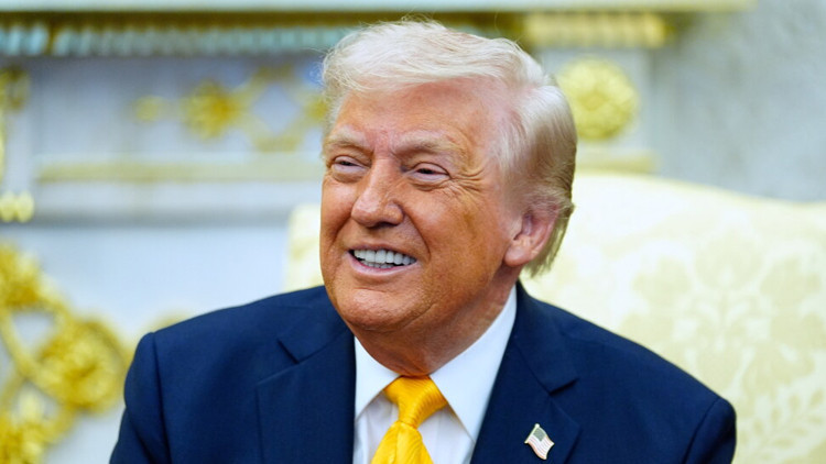 Trump'ın resmi taşıyan 1 dolarlık altın para geliyor