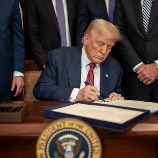 Trump, Rusya ve İran Yaptırım Yasasını İmzaladı