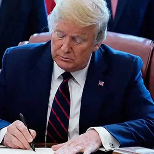Trump'tan Rusya Yaptırımlarında Askıya Alma Kararı