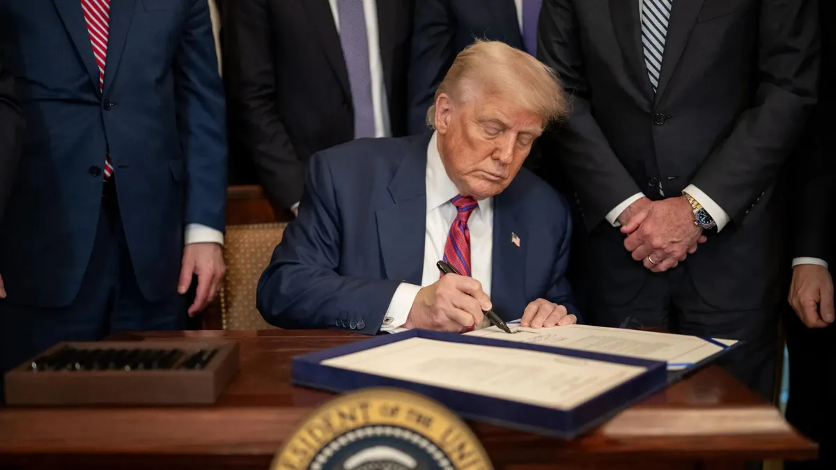 Trump'tan Rusya Yaptırımlarına Askıya Alma Kararı