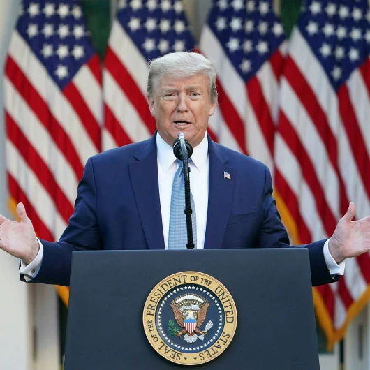 Trump, Rusya Yaptırımlarını Delmekle Suçlanıyor