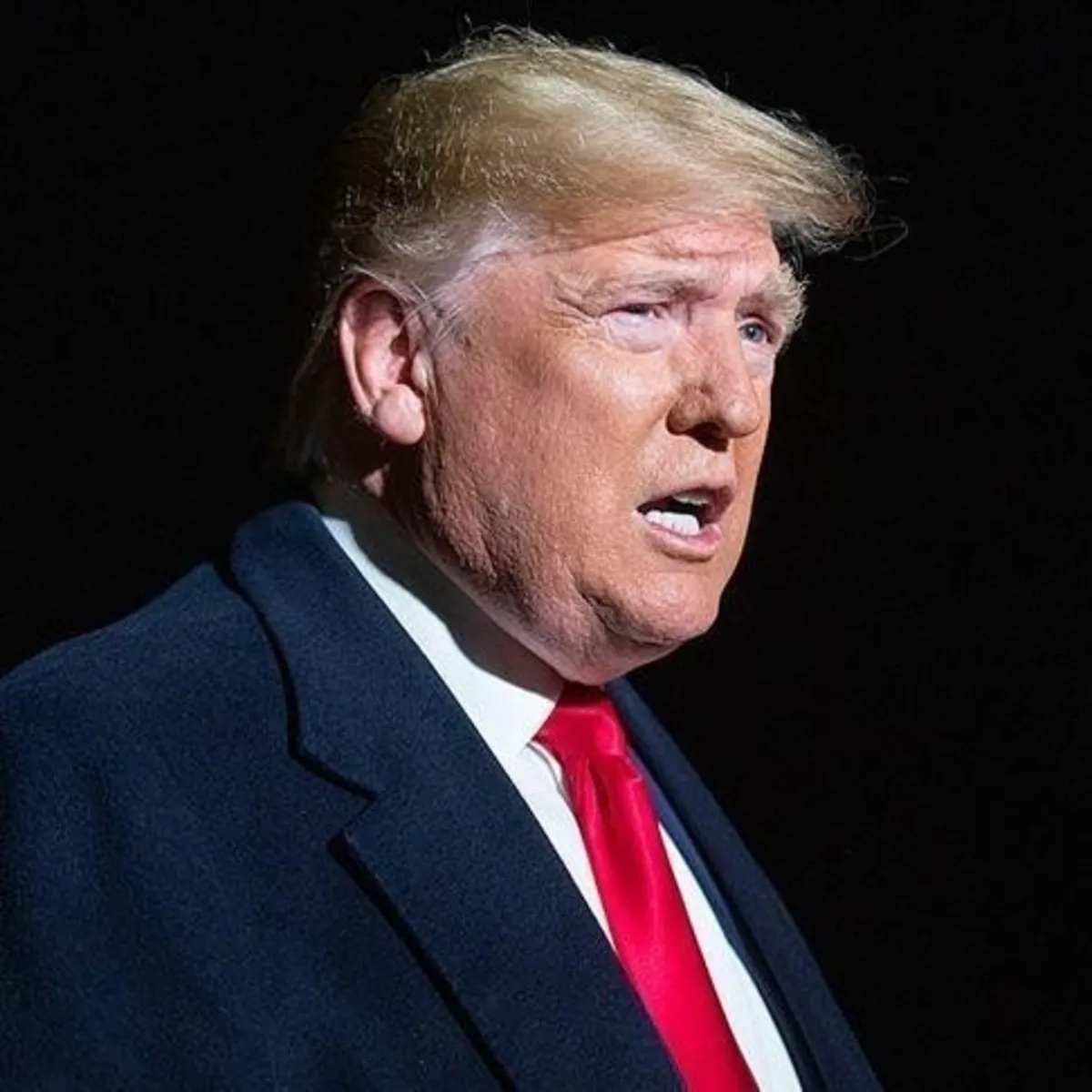 Trump'tan sanatçılara sert tepki: 'Tarihin en büyük başkanı