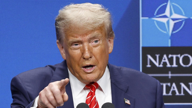 Trump'tan İran Açıklaması: Tamamen Çöküyor