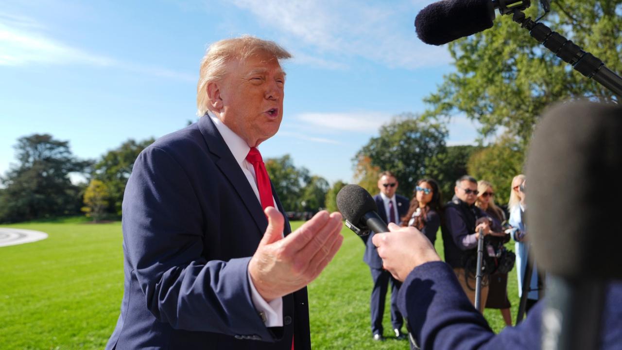 Trump: Ukrayna'nın Starlink Sorunu Çözülmezse Musk ile Görüşeceğim