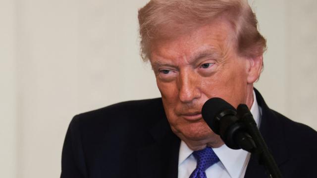 Trump'tan Apple'a 'Amerika Gölü' Talimatı