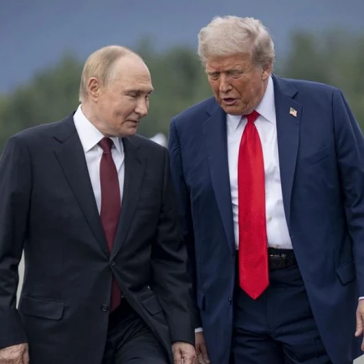 Trump ve Putin, Almanya'da Nazilerin Yükselişine Neden Sevinçli