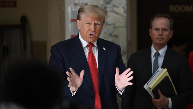 Trump'ın yasağı sonrası CNN ve MS NOW muhabirleri Beyaz Saray'a alınmadı