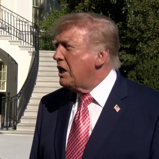 Trump'tan Zelenski'ye sert çıkış: Müzakereleri başkası yönetmeli