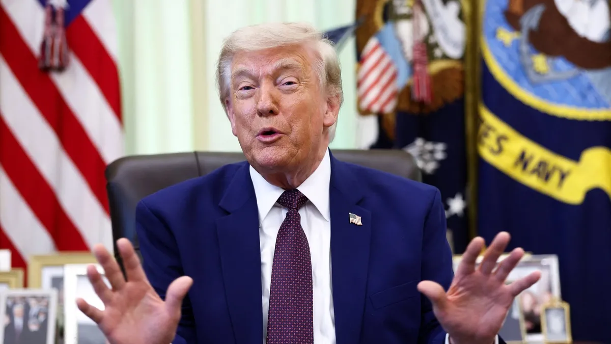 Trump'a Temsilciler Meclisi'nden İran Darbesi: Cumhuriyetçiler Demokratlara Katıldı
