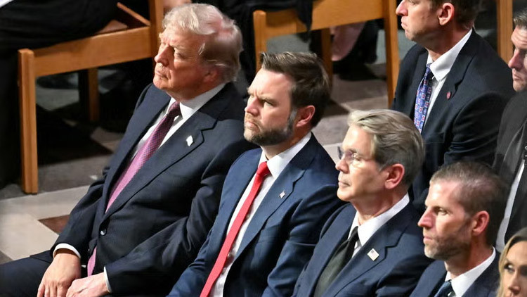 Trump'ın Gözleri Yine Kapandı: 'Uykucu Joe' İğnesi Ters Tepdi