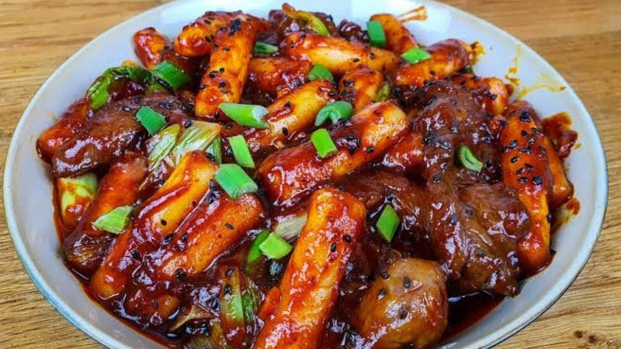 Tteokbokki: Kore Mutfağının İkonik Sokak Lezzeti