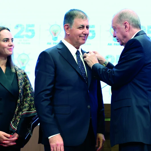 Tugay: AK Parti'ye Geçişimde Annemin Duası ve Eşimin Desteği Etkili Oldu