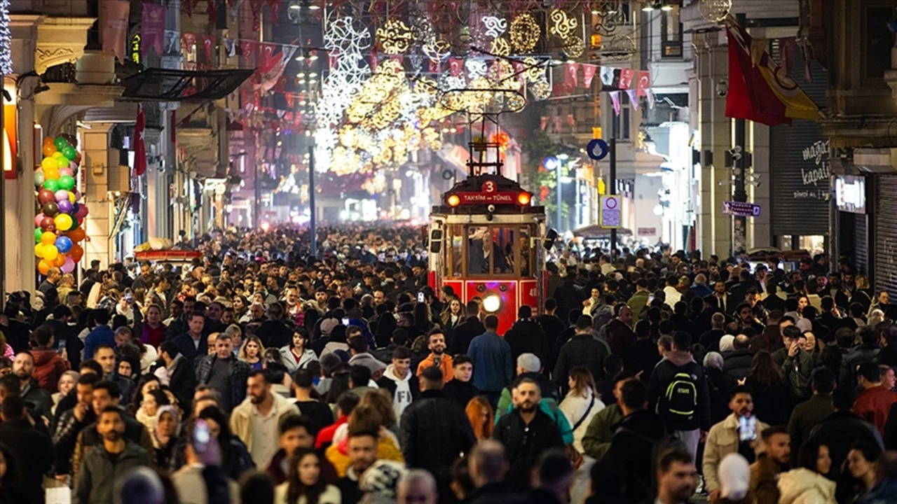 TÜİK Açıkladı: Türkiye'de Beklenen Yaşam Süresi Arttı