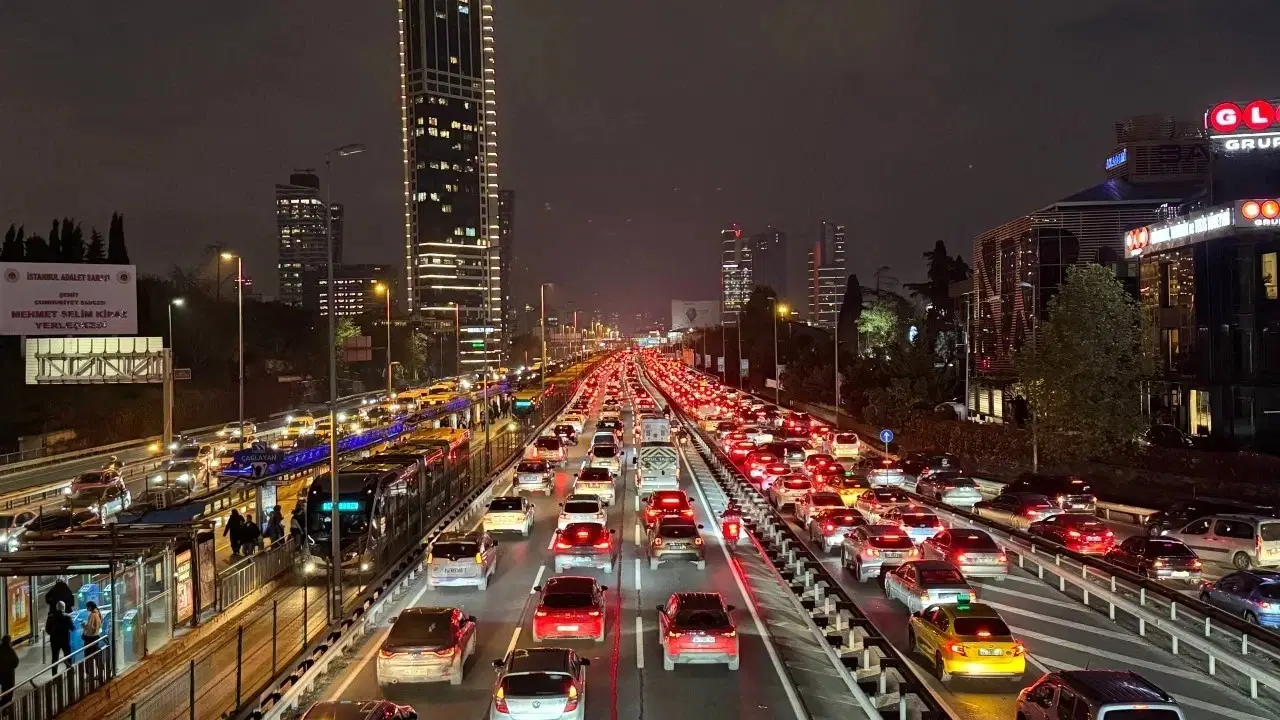 TÜİK Eylül Verileri: Trafikte Motosiklet ve Benzinli Araçlar Öne Çıktı