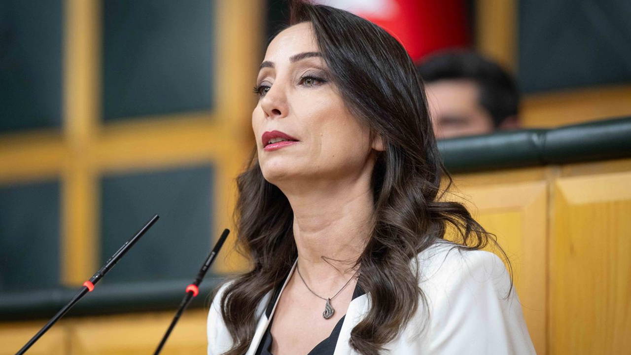 Tülay Hatimoğulları'ndan kürsüde nafaka tepkisi: 'Kadınların ekonomik güvencelerinden biri hedef alındı