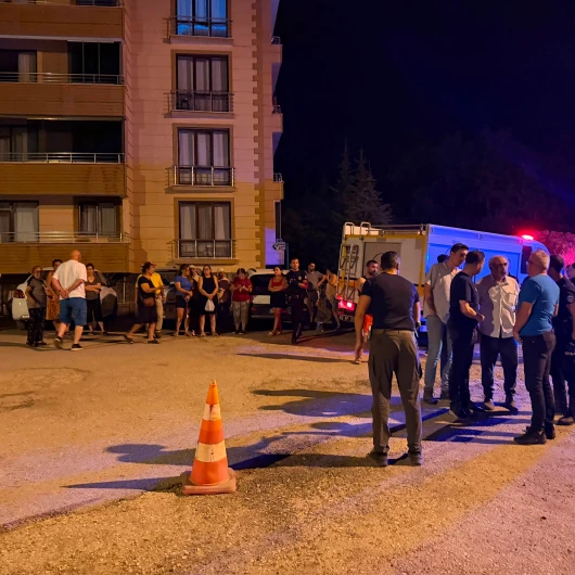 Tunceli'de Toprak Kayması: 5 Katlı Bina Tahliye Edildi