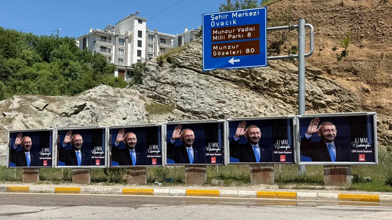 Tunceli'de Kayyum Yönetimi Kılıçdaroğlu Afişleri Astırdı