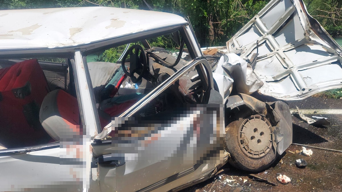 Tunceli'de kamyonet ile otomobil çarpıştı: 1 ölü, 5 yaralı