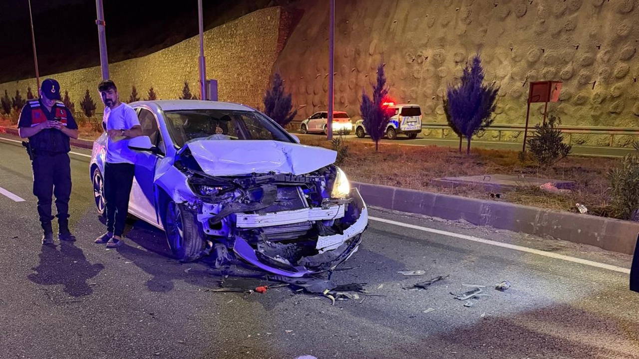 Tünel Girişinde Feci Kaza: 12 Kişi Yaralandı