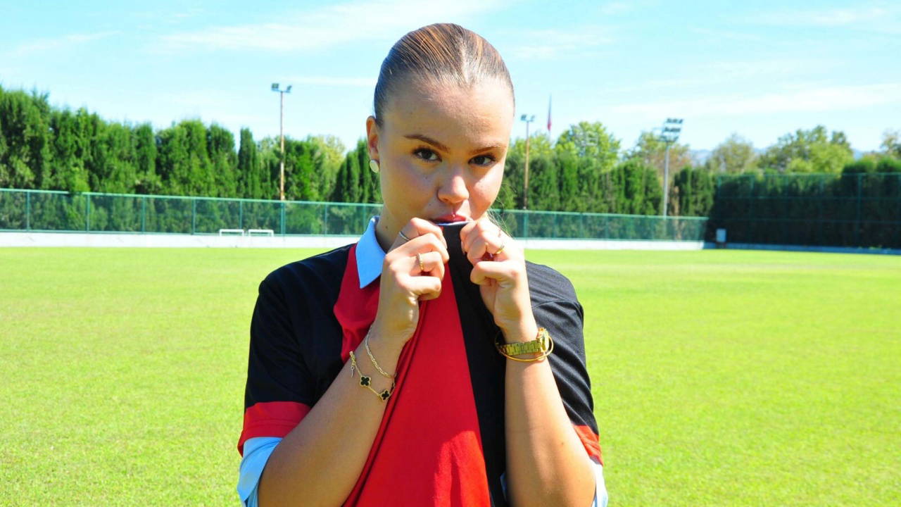 Turgutluspor'un ilk kadın teknik direktörü Zeynep Mestan: Türk futbolunda kadınlar daha fazla yer almalı