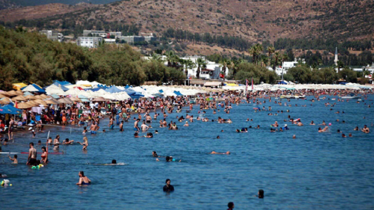 Turist akınına uğrayan ilçe: Otellerde yer kalmadı