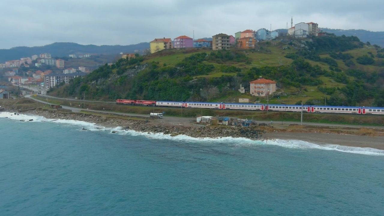 Turistik Karaelmas Ekspresi 2 Ekim'de Yeniden Rayda