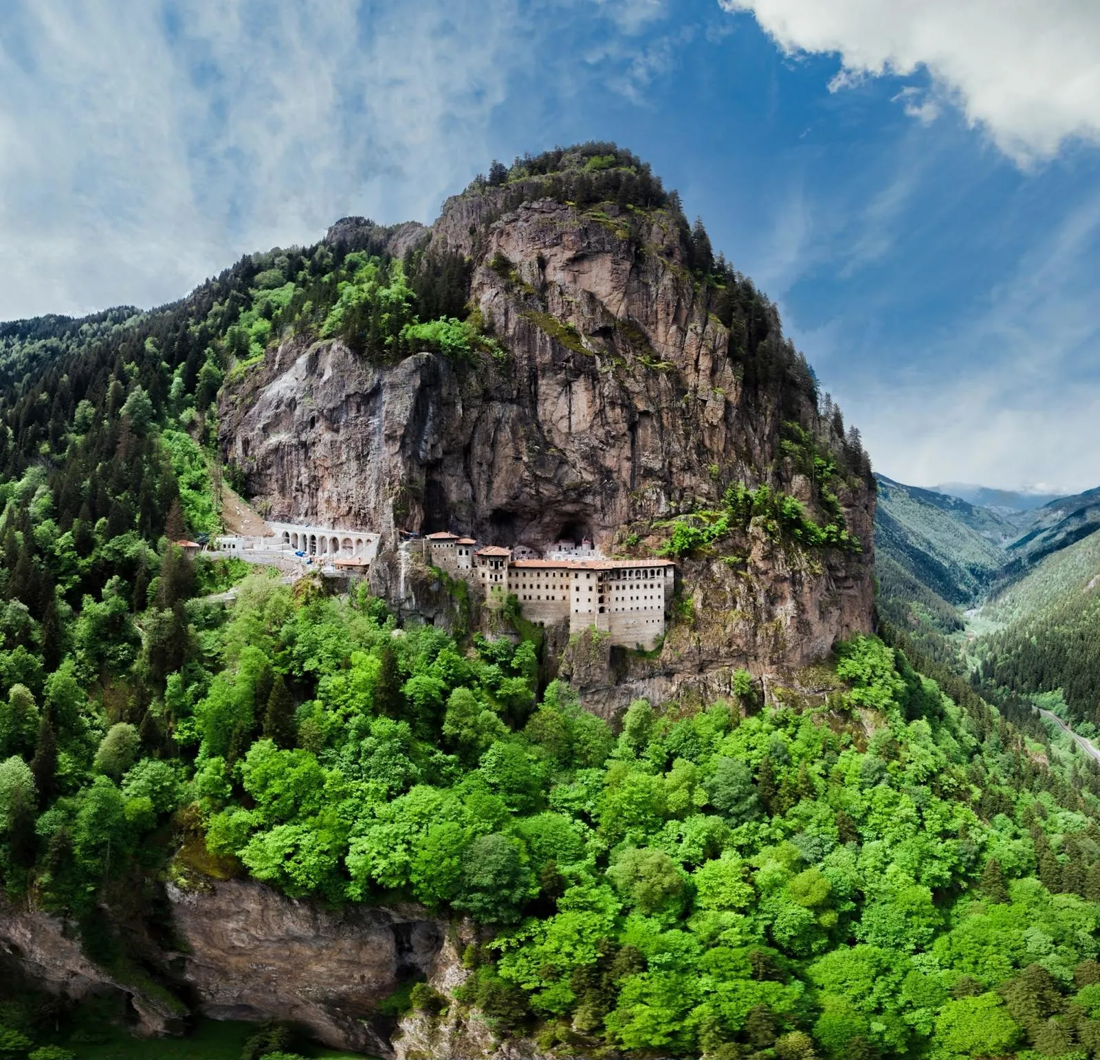 Turizm Geliri İlk 6 Ayda 25,7 Milyar Dolar