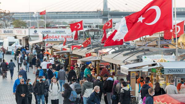 Turizmde Kan Kaybı: Gelirler ve Ziyaretçi Sayıları Geriledi