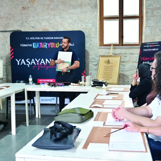 Türk Hat Sanatının İncelikleri Konferansta Anlatıldı