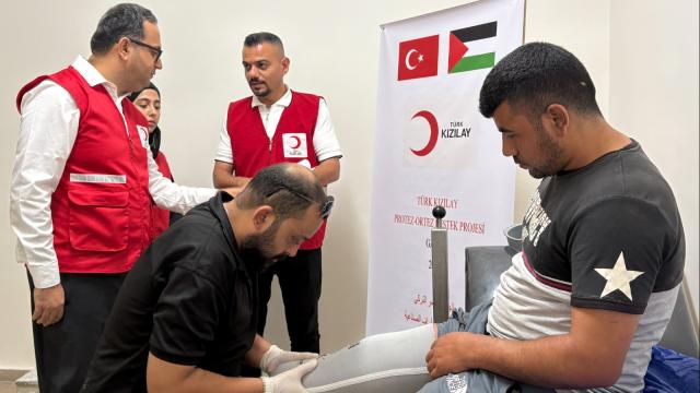Türk Kızılay Gazze'de Protez Destek Projesi Başlattı