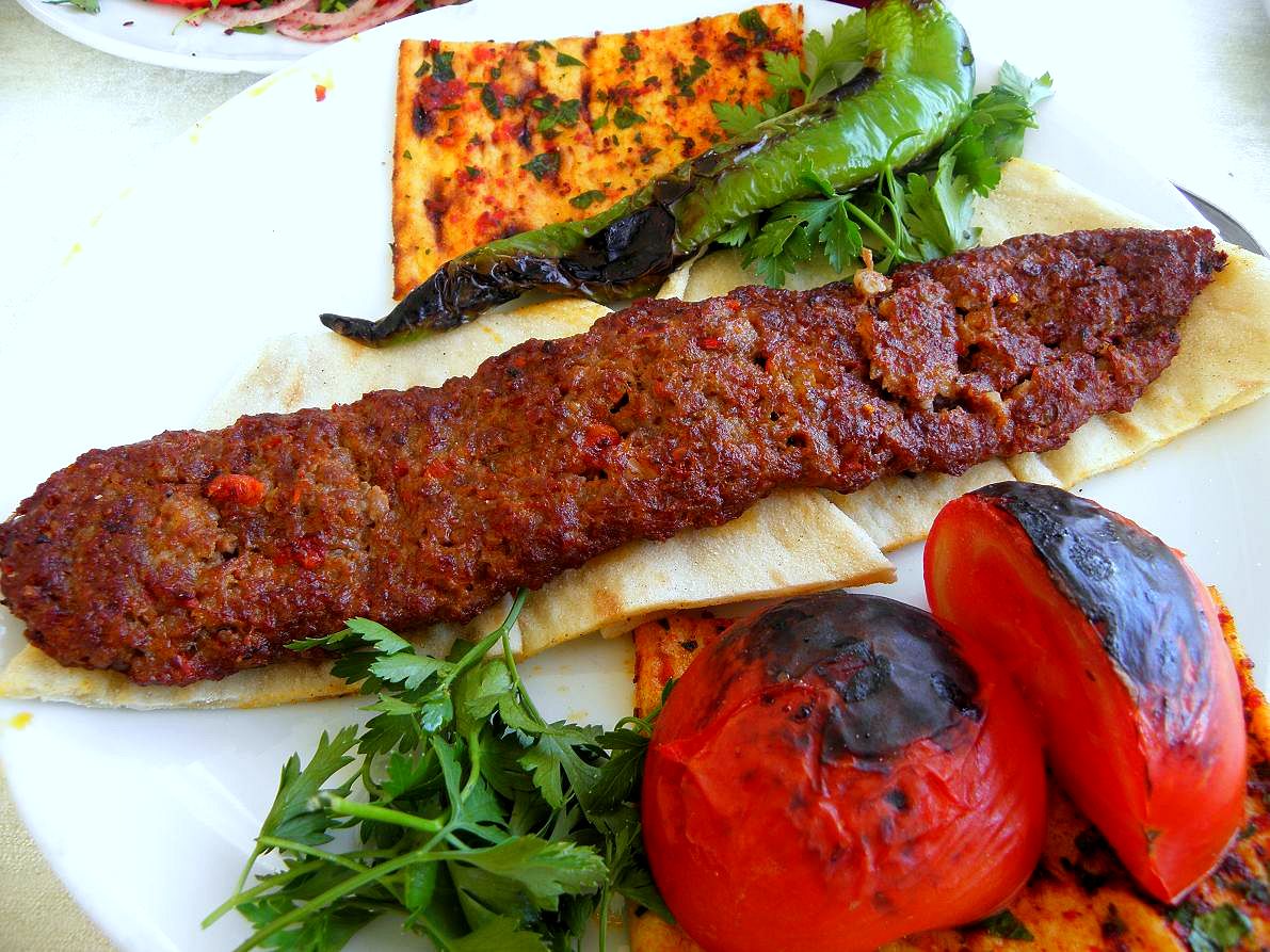 Türk Kızılay, Kerkük, Prizren ve Sudan'da ihtiyaç sahiplerine kurban eti dağıttı