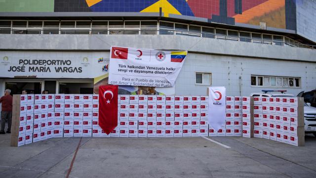 Türk Kızılay'dan Venezuela'ya 1000 hijyen seti yardımı