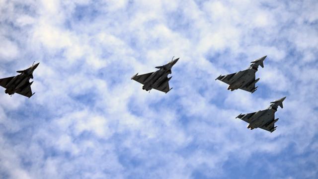 Türk pilotlara İngiltere'de Eurofighter eğitimi