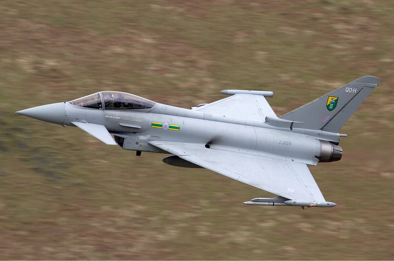 Türk Pilotları Eurofighter Typhoon Eğitimine Başladı