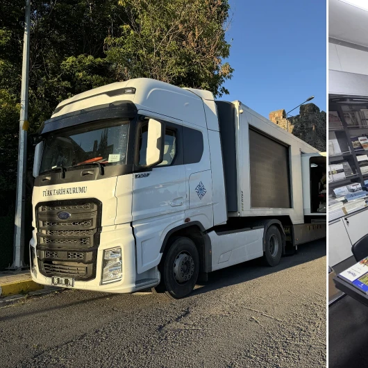 Türk Tarih Kurumu Mobil Tırı Ardahan'da Okuyucularla Buluştu