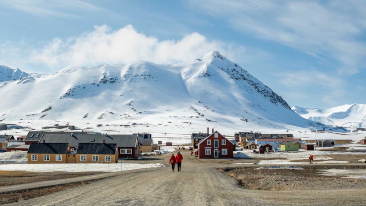 Türk vatandaşlarına Svalbard'da oturma ve mülk edinme hakkı