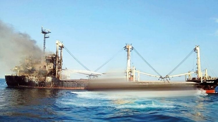 Türk yük gemisi Karadeniz'de mayına çarparak battı
