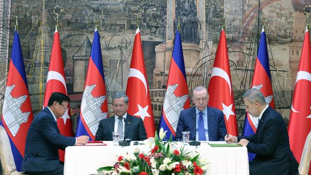 Türkiye ve Kamboçya Arasında Askeri Çerçeve Anlaşması İmzalandı