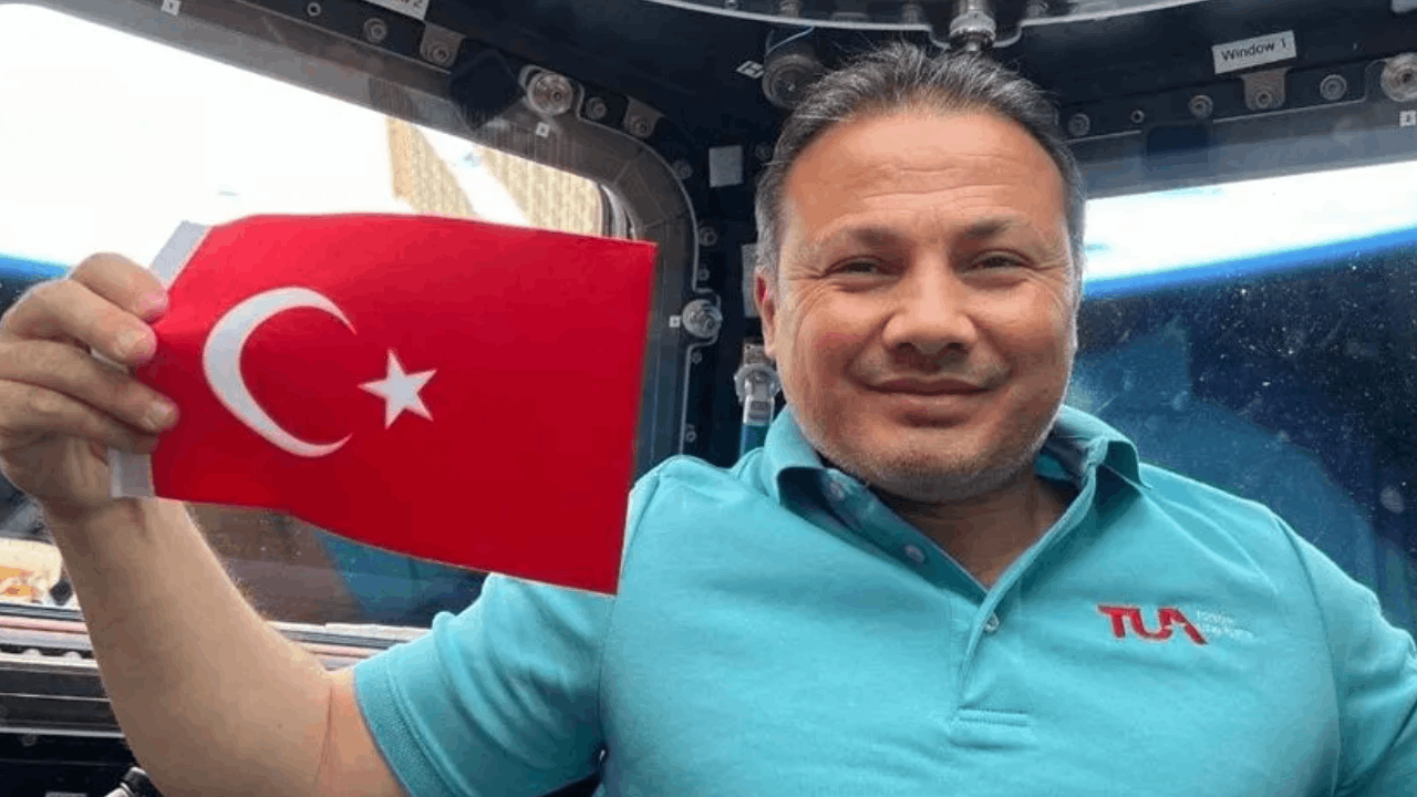 Türkiye'nin ilk astronotu Gezeravcı generalliğe yükseldi
