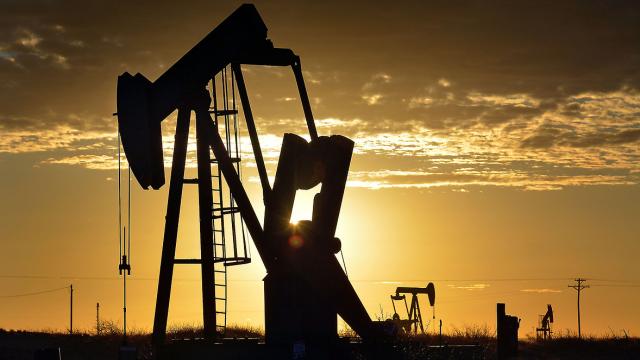 Türkiye'nin petrol ithalatı nisanda yüzde 12 daraldı