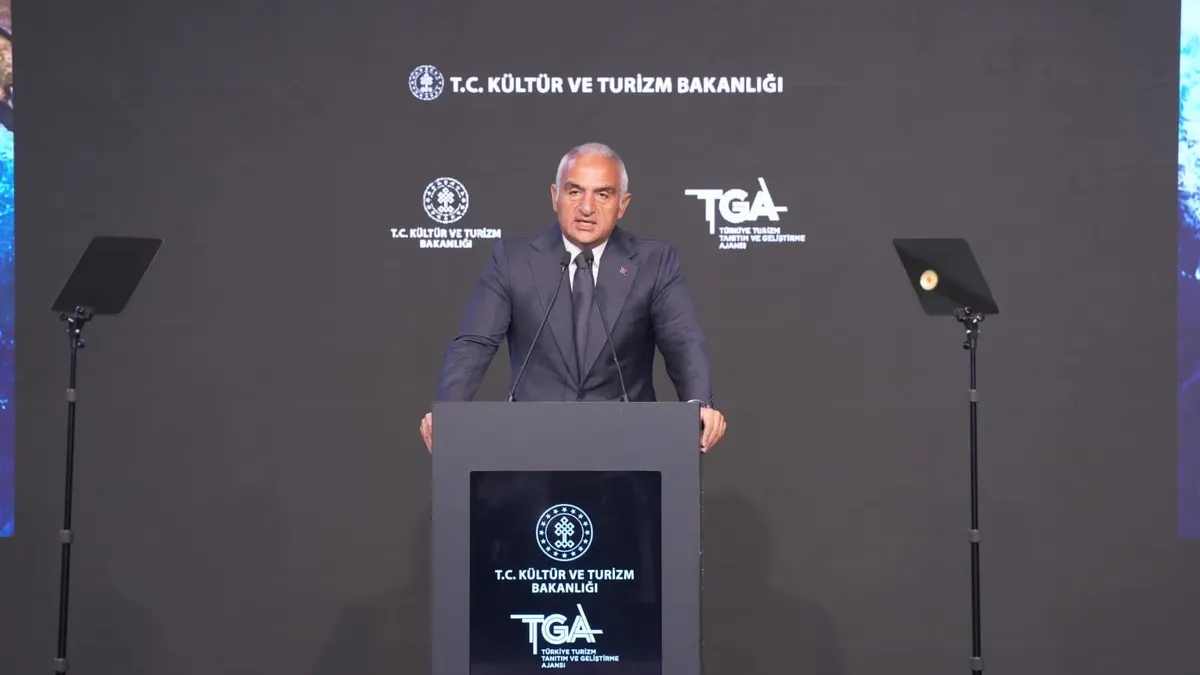 Türkiye'nin turizm geliri ilk 6 ayda 25,7 milyar dolar oldu! Bakan Ersoy: Ateş çemberine rağmen Türkiye turizmde istikrarını korudu