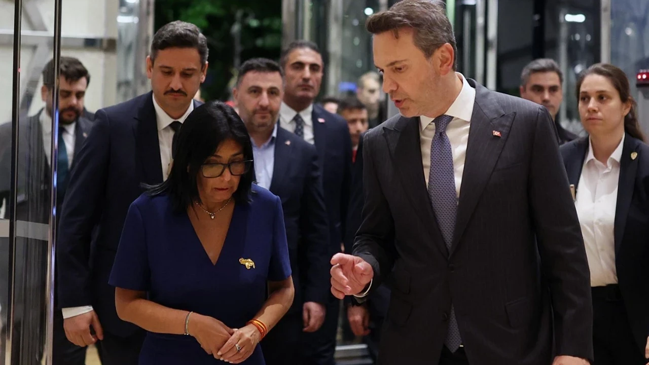 Türkiye-Venezuela hattında diplomasi trafiği: Rodriguez bugün Türkiye'de