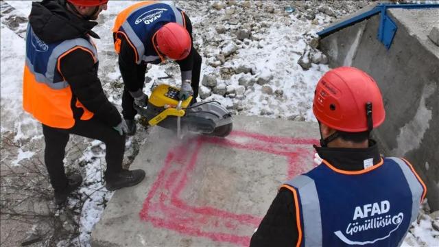 Türkiye'nin eğitimli arama kurtarma kapasitesi 160 bini aştı
