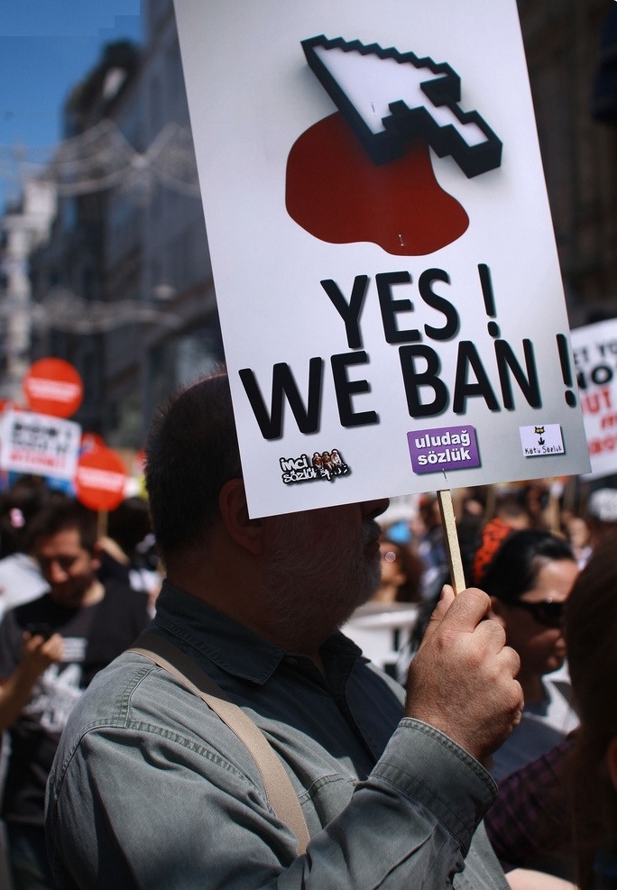 TurkNet Kesintisi: Kullanıcılar İnternet ve Site Erişiminde Sorun Yaşıyor