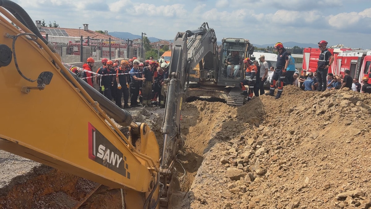Tuzla'da İnşaat Kazısında Göçük: İşçi Toprak Altında