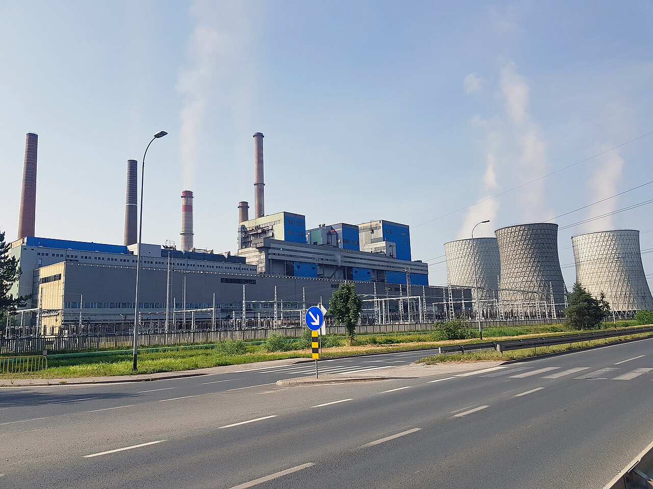 Tuzla'da Ayakkabı Fabrikasında Yangın: Müdahale Sürüyor
