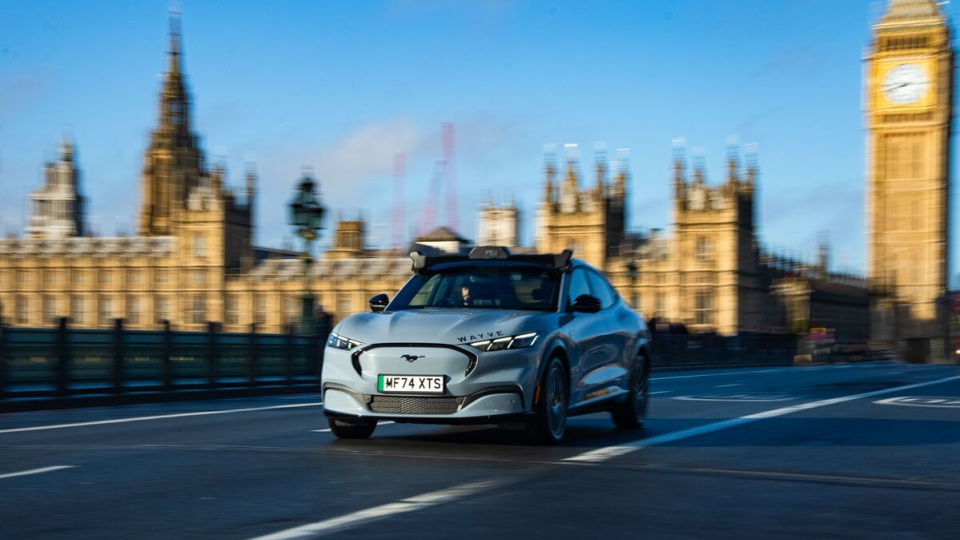 Uber ve Wayve Londra'da robotaksi için kullanıcı kayıtlarını açtı
