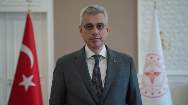 Uçakta Sağlık Bakanı'ndan İlk Yardım