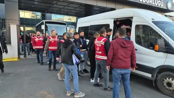 Ucuz Araç İlanlarıyla 433 Milyon Liralık Vurgun: 18 İlde Operasyon
