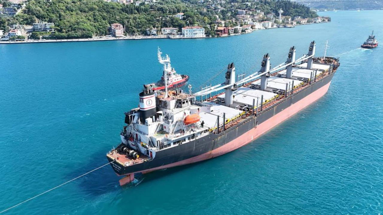 Ukrayna İHA Saldırısı Sonrası İstanbul Boğazı Çift Yönlü Trafiğe Kapatıldı